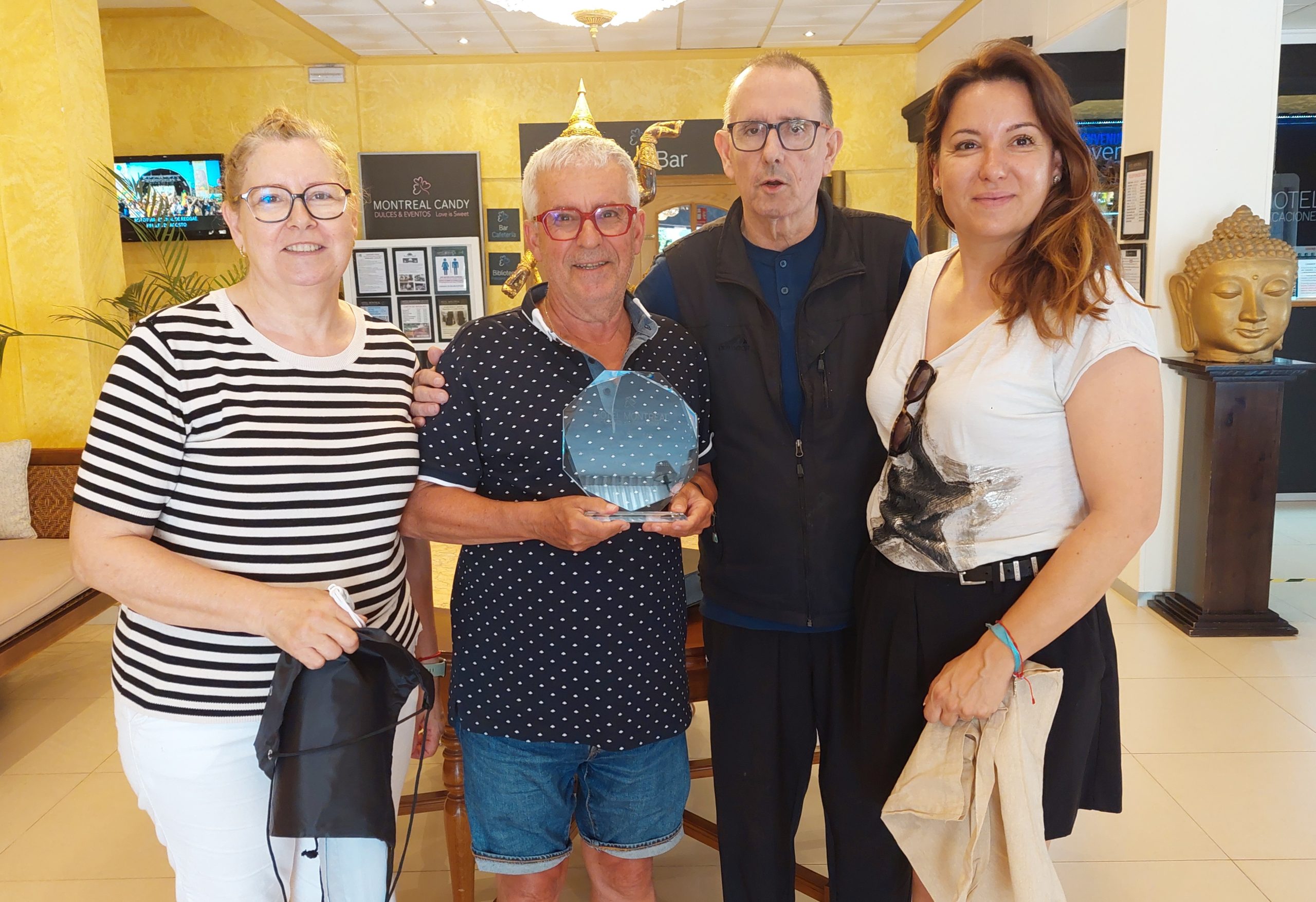 Homenaje Clientes Hotel Montreal